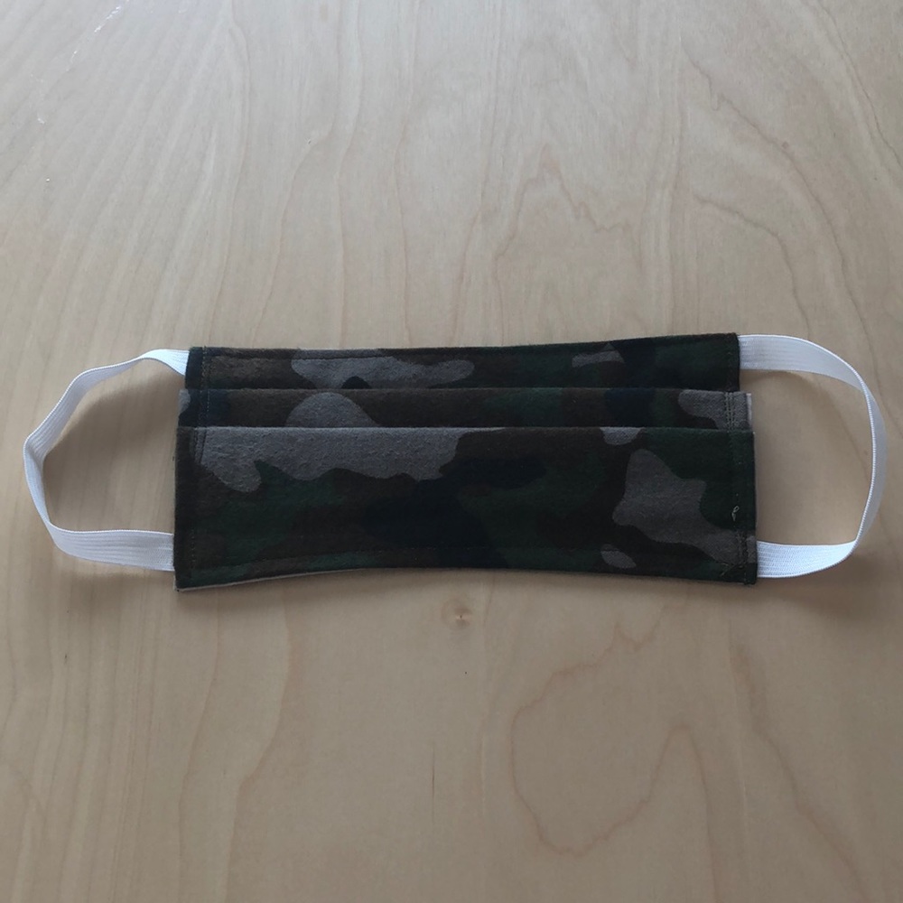 Reversible face mask camo and tan